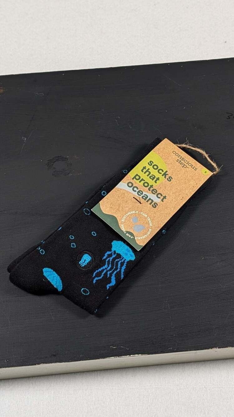 Conscious Step Socks that Protect Oceans - Aqua Jellyfish NWT